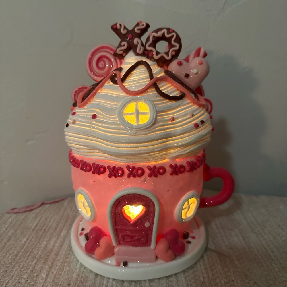 Cupcakes and cashmere Valentines hot coco house